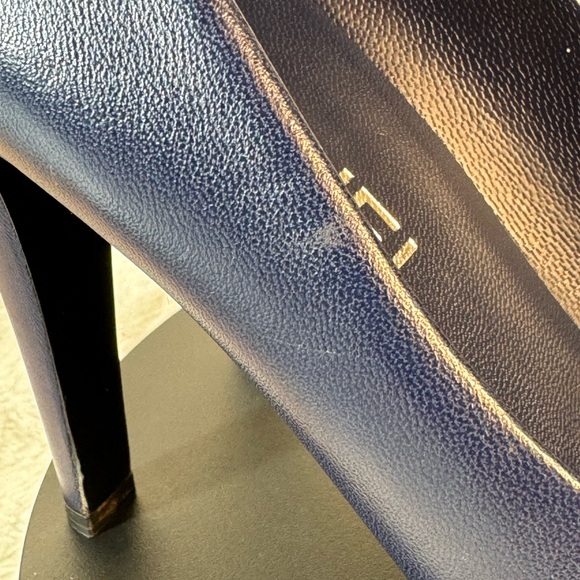 Chanel Cap Toe Chain Platform Pumps Navy Leather Size 38 - Picture 14 of 17